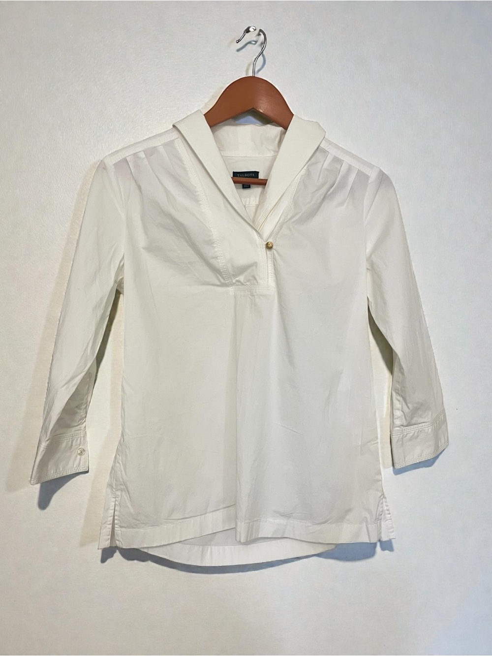 Talbots White Gathered V-Neck Gold Bead Popover Cotton 3/4 Sleeve Top size 2
